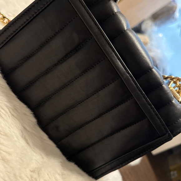 Michael Kors - Picture 2 of 3